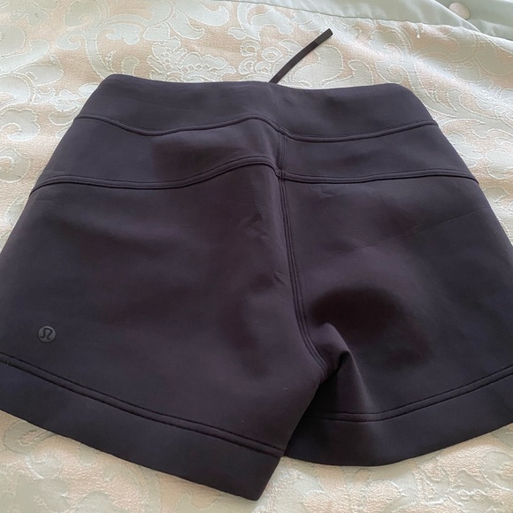 In- Form Short - Picture 3 of 5